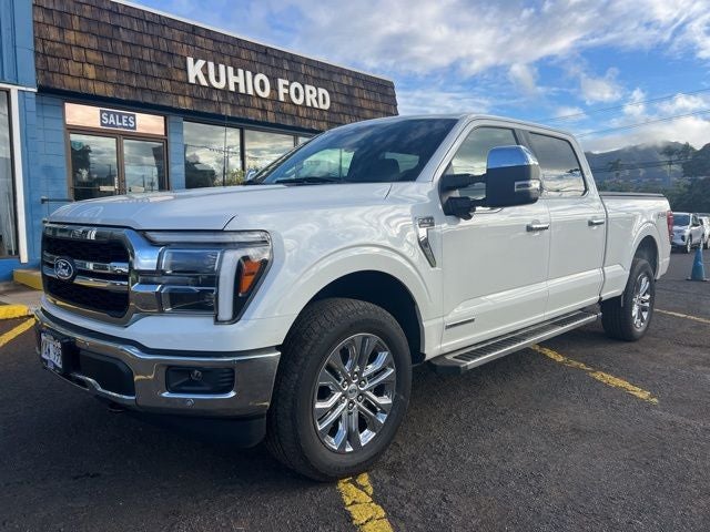 2025 Ford F-150 Lariat in White Metallic — front three-quarter view